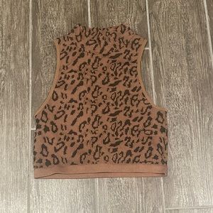 Leopard/cheetah print high neck tanktop